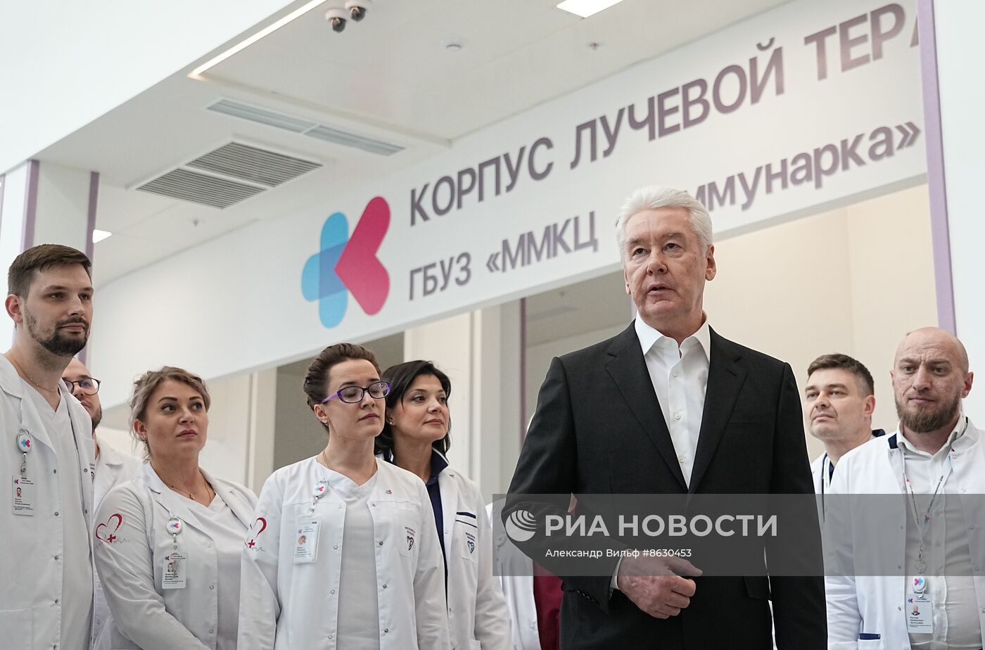 Мэр Москвы С. Собянин посетил клинический центр Коммунарка
