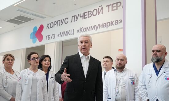 Мэр Москвы С. Собянин посетил клинический центр Коммунарка