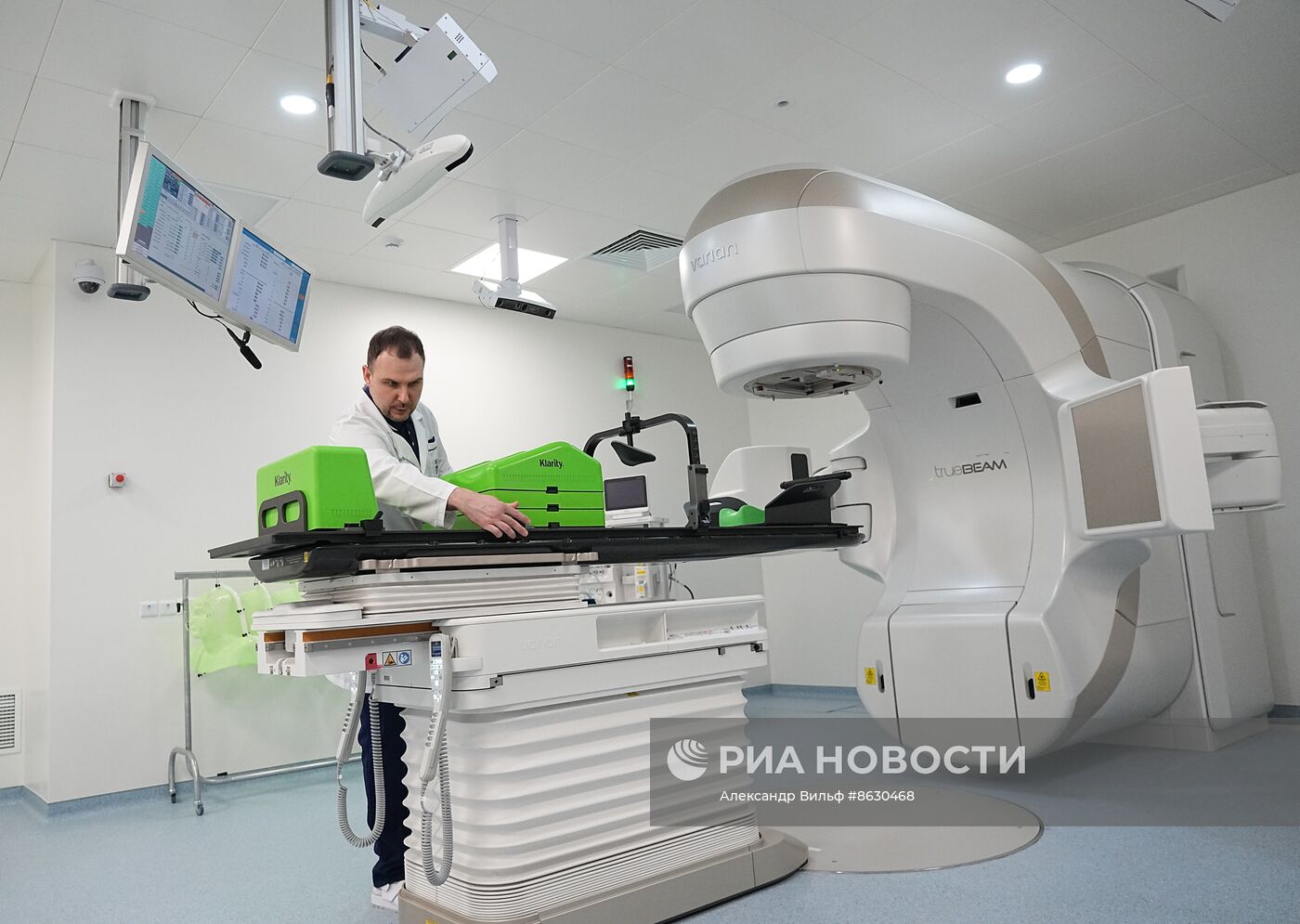 Мэр Москвы С. Собянин посетил клинический центр Коммунарка