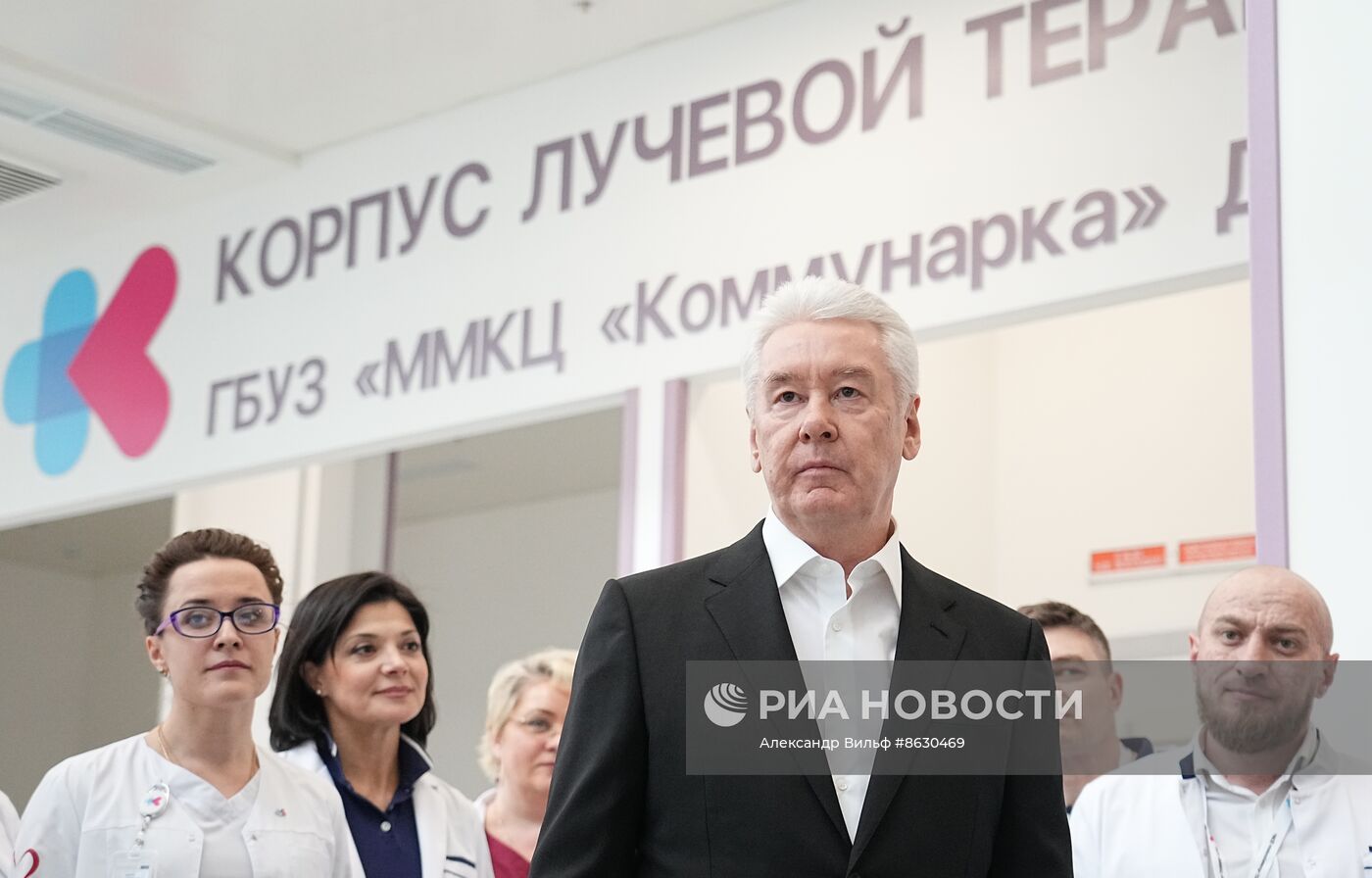 Мэр Москвы С. Собянин посетил клинический центр Коммунарка