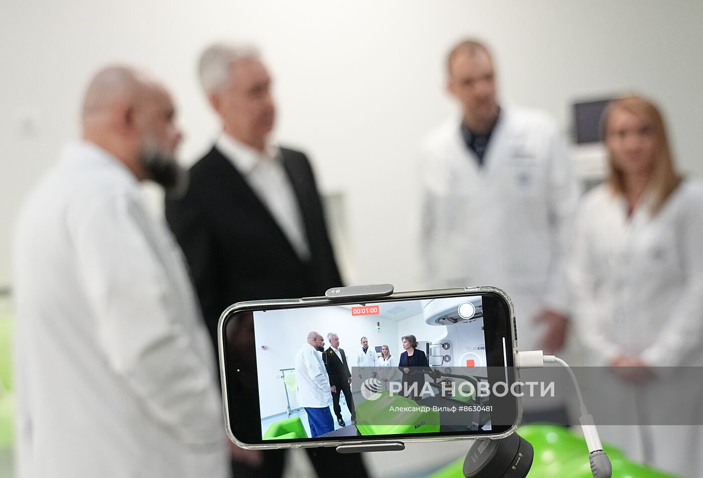 Мэр Москвы С. Собянин посетил клинический центр Коммунарка