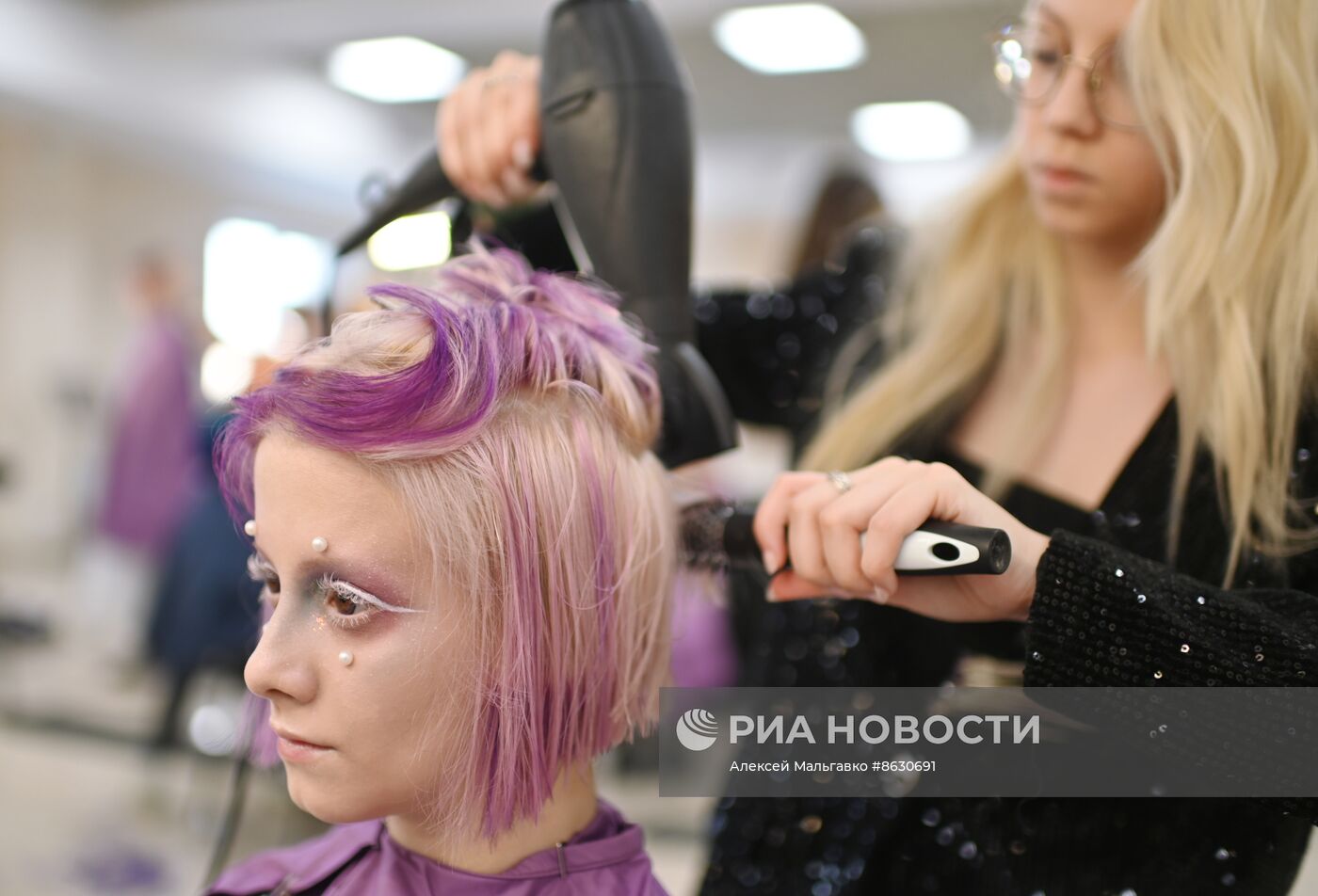 Чемпионат по парикмахерскому искусству, декоративной косметике и ногтевому сервису в Омске