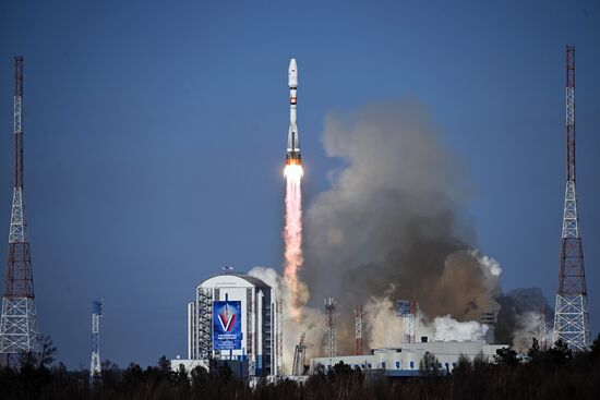 Запуск РН "Союз-2.1б" со спутником "Метеор-М" с космодрома Восточный