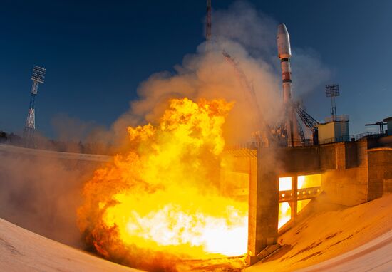 Запуск РН "Союз-2.1б" со спутником "Метеор-М" с космодрома Восточный