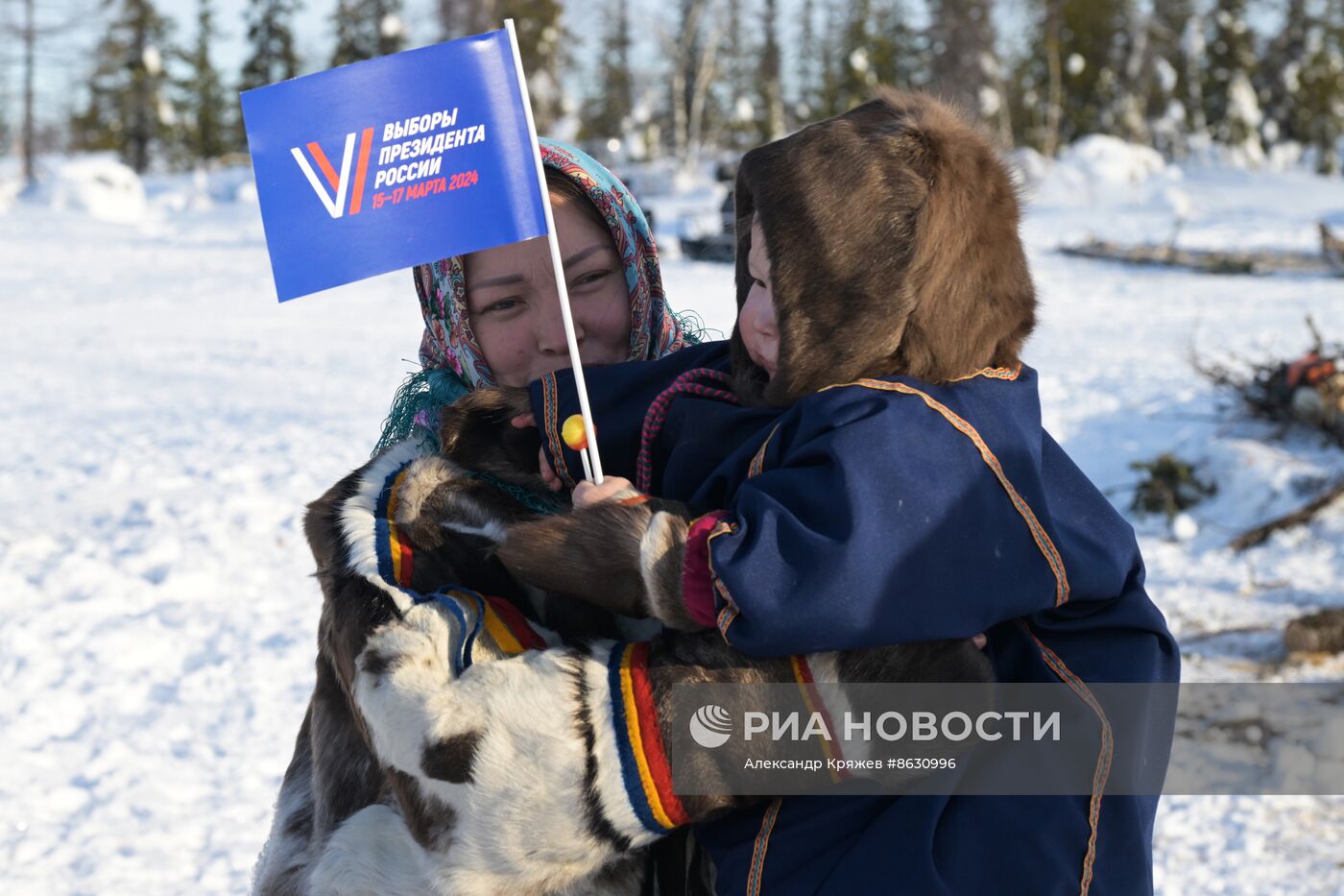 Досрочное голосование на стойбище оленеводов в ЯНАО