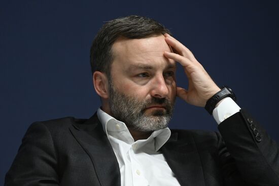 Выставка "Россия". Круглый стол "Сибирь заряжает"