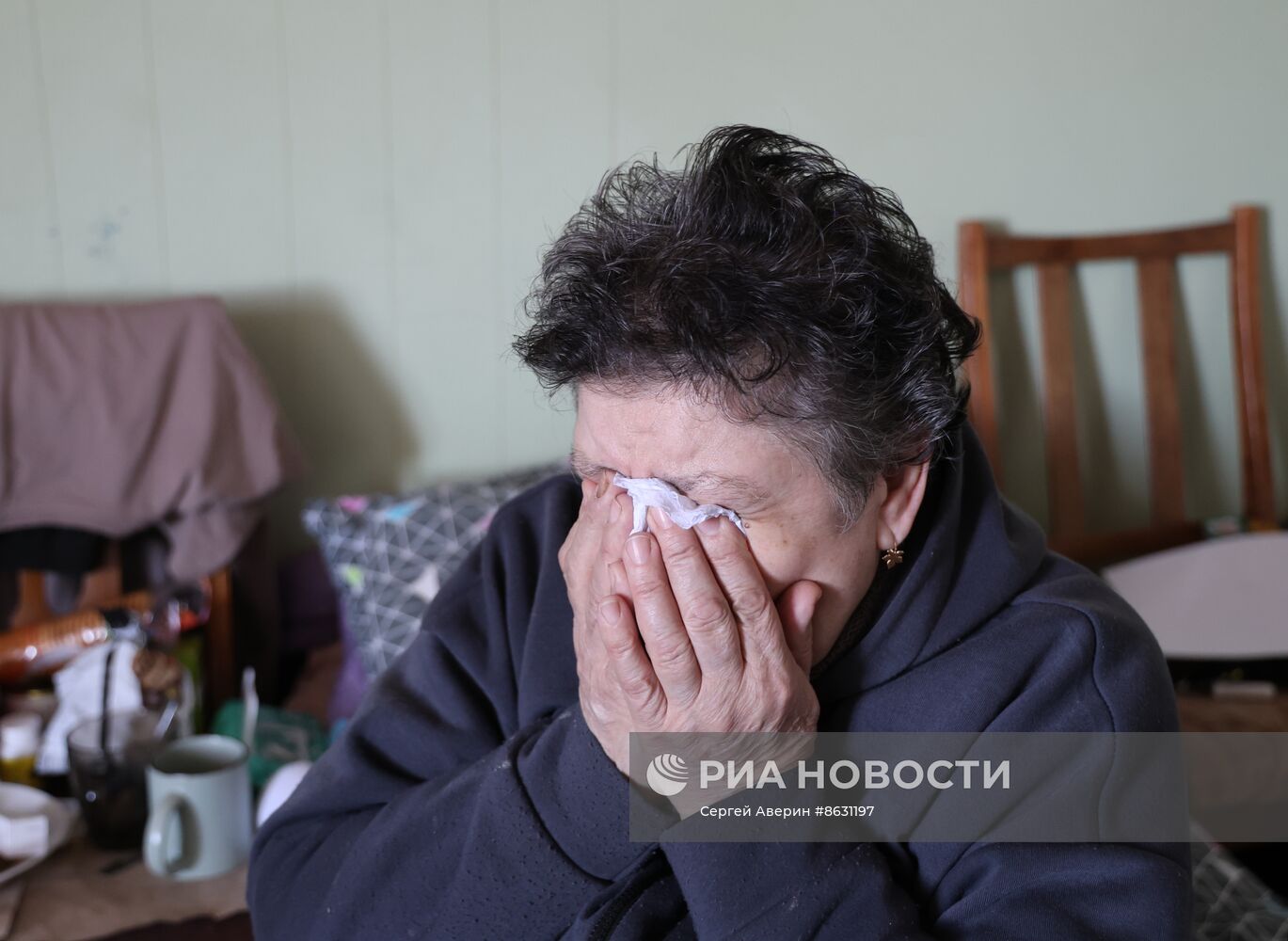 Эвакуированные из Авдеевки жители в пункте временного размещения в Иловайске