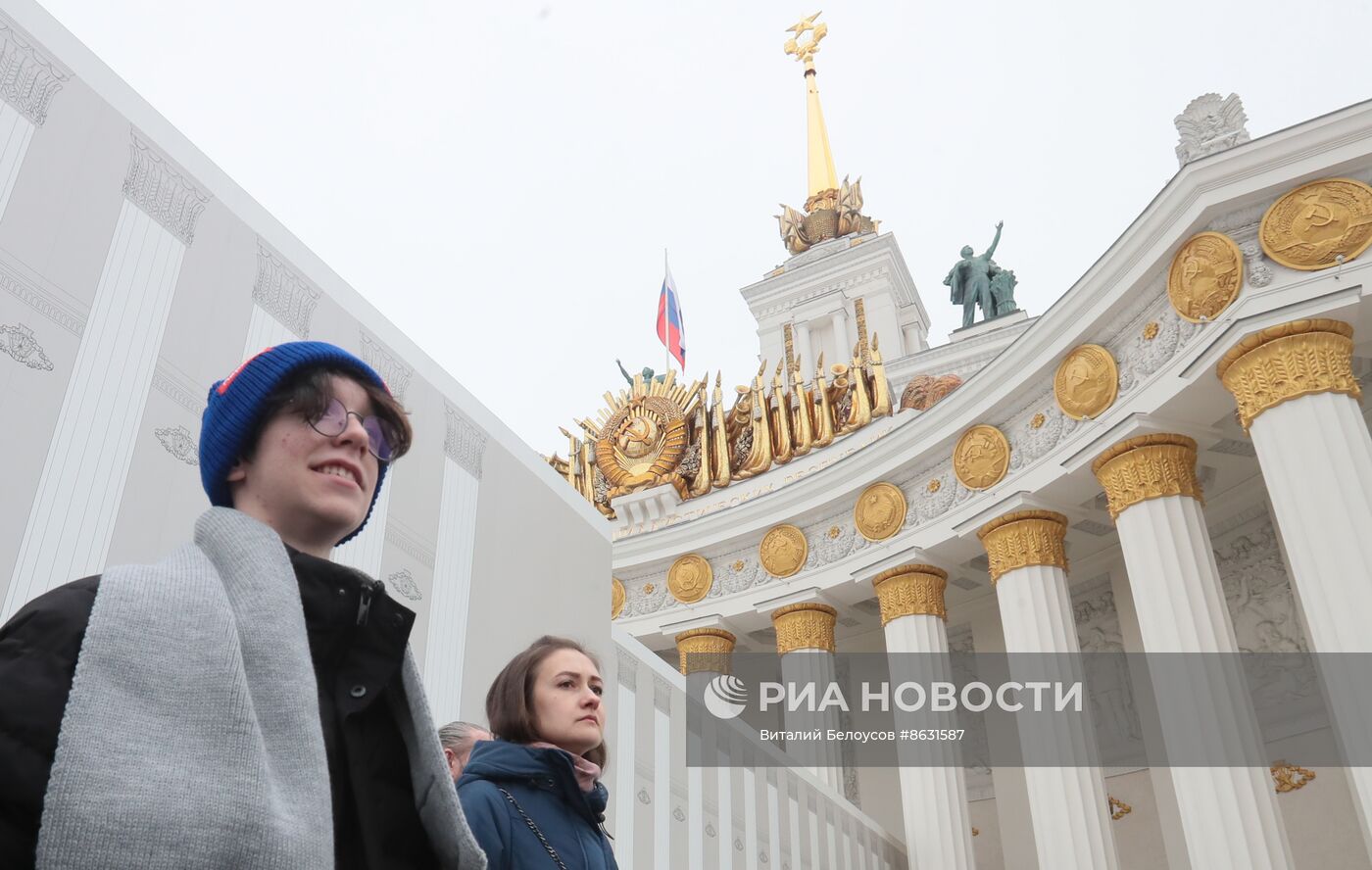 Выставка "Россия". Экскурсия для участников проекта "1000 юных футболистов"