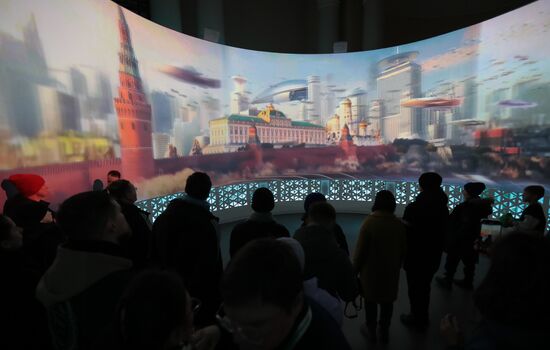 Международная выставка-форум "Россия"
Экскурсия для участников проекта "1000 юных футболистов"
Место: Россия, Москва. Автор: Виталий Белоусов/РИА Новости. Выставка "Россия". Экскурсия для участников проекта "1000 юных футболистов"