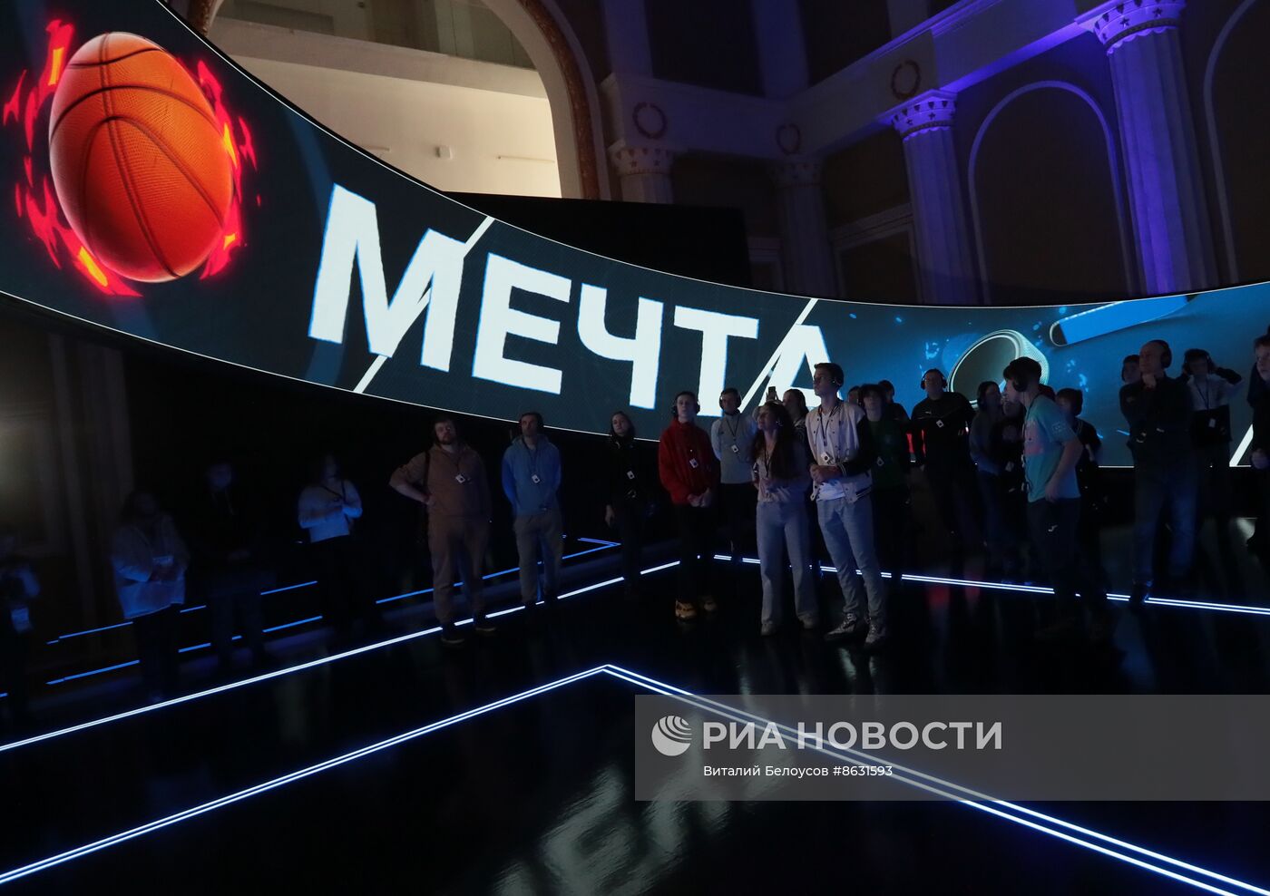 Выставка "Россия". Экскурсия для участников проекта "1000 юных футболистов"