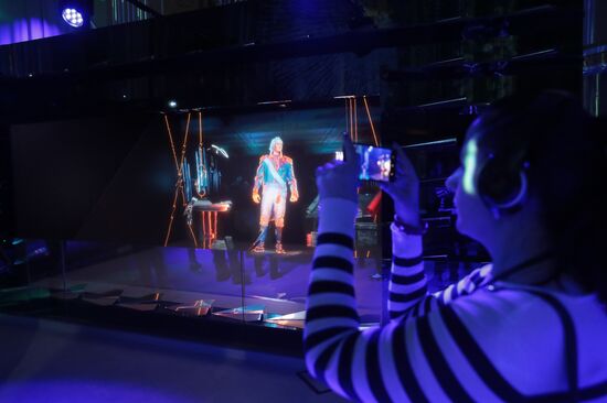 Международная выставка-форум "Россия"
Экскурсия для участников проекта "1000 юных футболистов"
Место: Россия, Москва. Автор: Виталий Белоусов/РИА Новости. Выставка "Россия". Экскурсия для участников проекта "1000 юных футболистов"