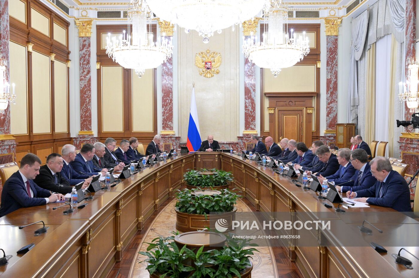 Премьер-министр РФ М. Мишустин провел заседание правительства РФ