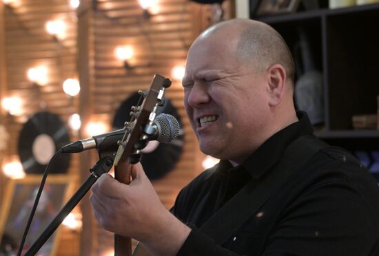 Выставка "Россия". I Открытый всероссийский слёт бардовского движения "Чтобы наши песни пели,  как свои"