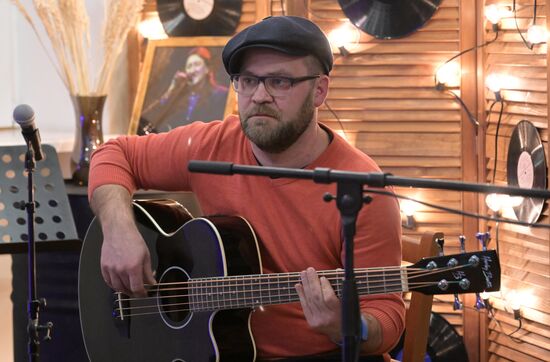 Выставка "Россия". I Открытый всероссийский слёт бардовского движения "Чтобы наши песни пели,  как свои"