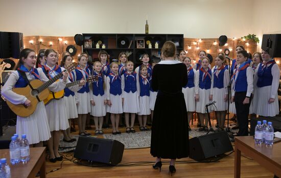 Выставка "Россия". I Открытый всероссийский слёт бардовского движения "Чтобы наши песни пели,  как свои"