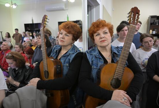 Выставка "Россия". I Открытый всероссийский слёт бардовского движения "Чтобы наши песни пели,  как свои"