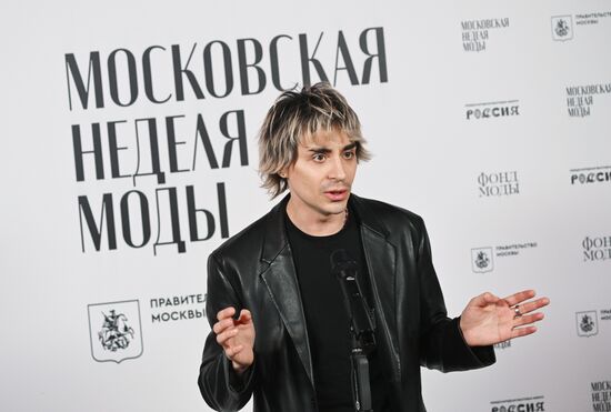 Международная выставка-форум "Россия", павильон №75
Открытие Московской недели моды
Дизайнер Вадим Мерлис Место: Россия, Москва. Автор: Кирилл Зыков/РИА Новости. Выставка "Россия". Открытие Московской недели моды