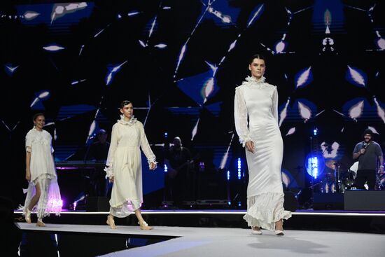 Выставка "Россия". Открытие Московской недели моды