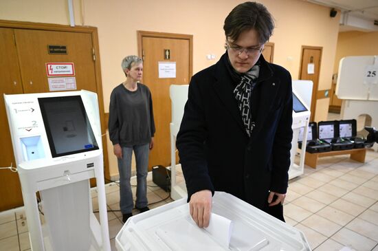 Тестовое голосование перед выборами президента РФ