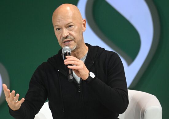 Выставка "Россия". Творческая встреча с режиссером Федором Бондарчуком