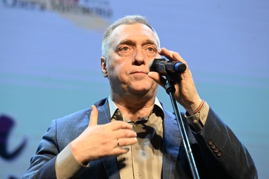 Выставка "Россия". I Открытый всероссийский слёт бардовского движения "Чтобы наши песни пели, как свои"