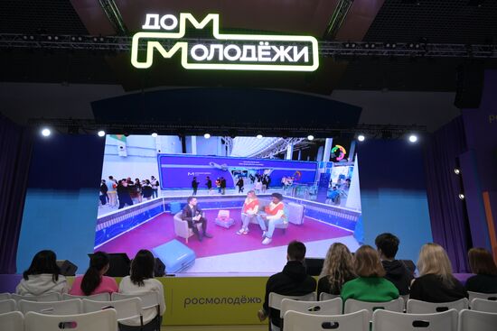 Выставка "Россия". Прямая трансляция Церемонии открытия Всемирного фестиваля молодёжи-2024