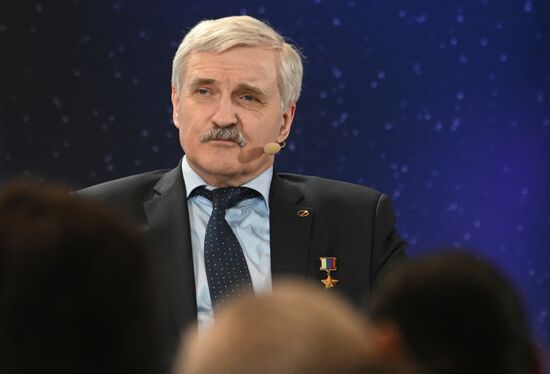 Выставка "Россия". Звездная гостиная. Субботняя встреча с космонавтом