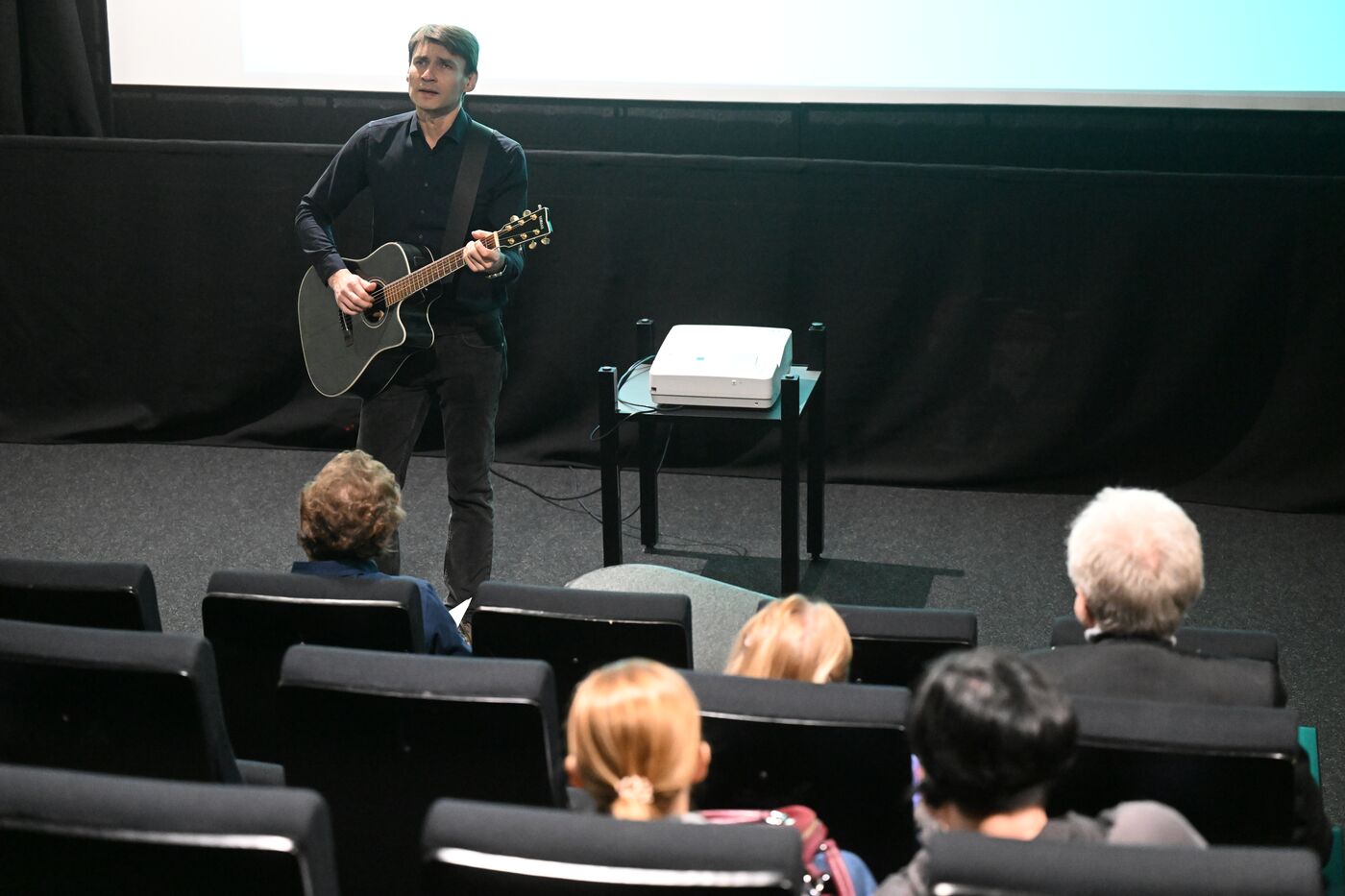 Выставка "Россия". Музыкально-поэтический концерт "Русские маяки"