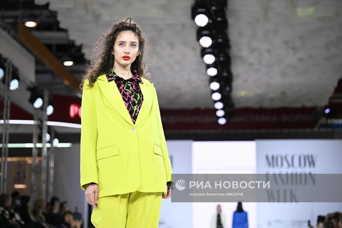 Выставка "Россия". Показы российских брендов