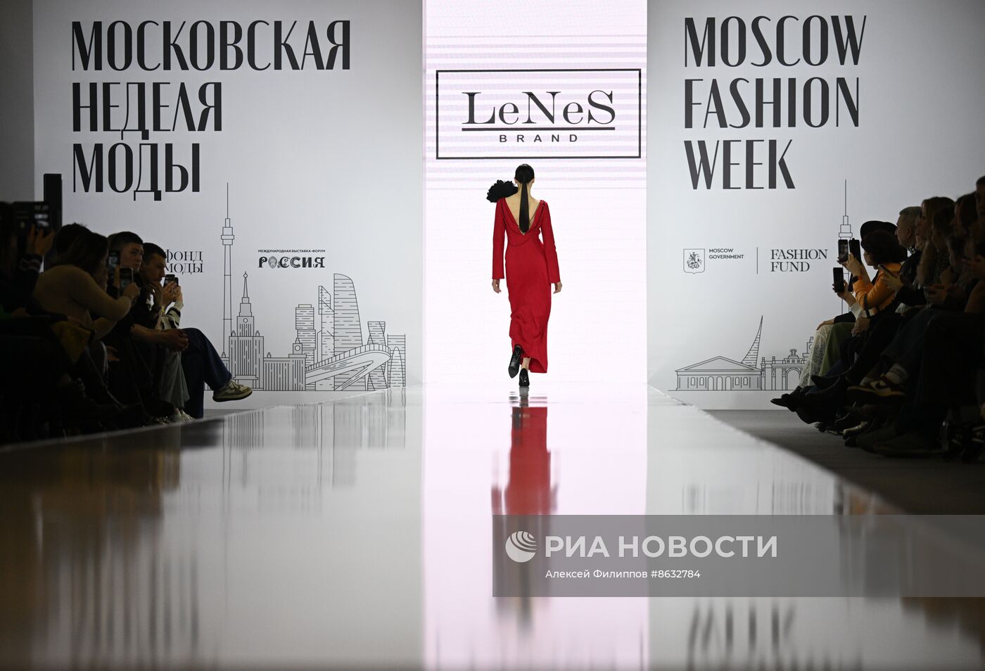 Выставка "Россия". Показы российских брендов