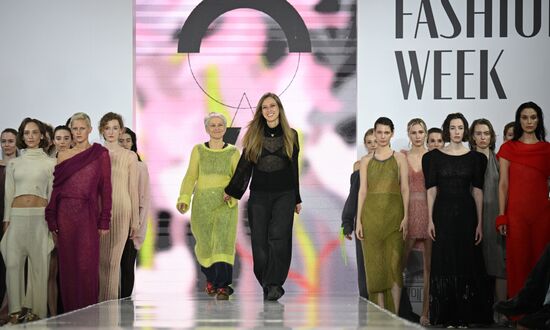 Выставка "Россия". Показы российских брендов