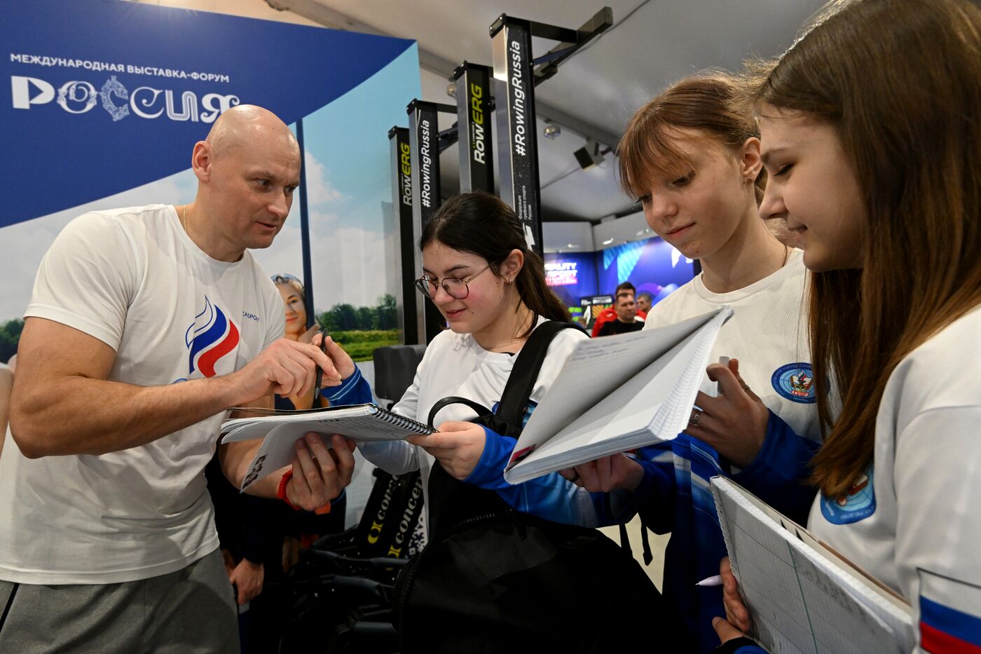 Выставка "Россия". День Федерации гребного спорта России