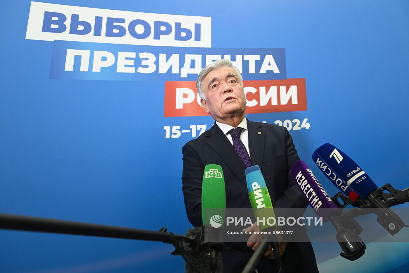 Иностранные наблюдатели посетили избирательный штаб кандидата в президенты РФ В. Путина