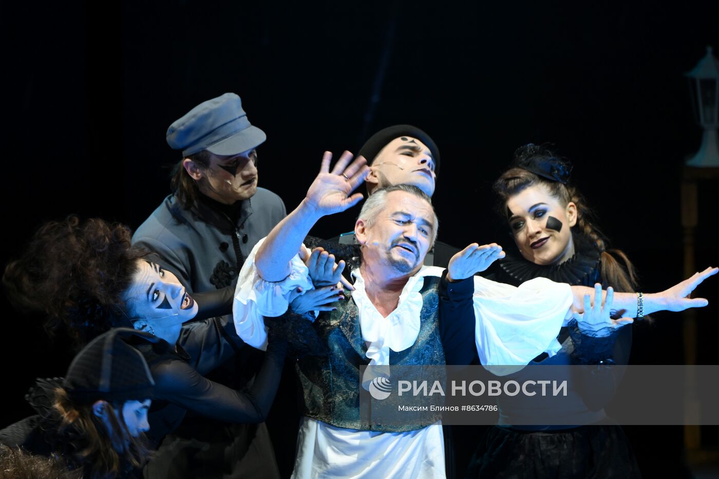 Премьера музыкальной комедии "Формула любви"