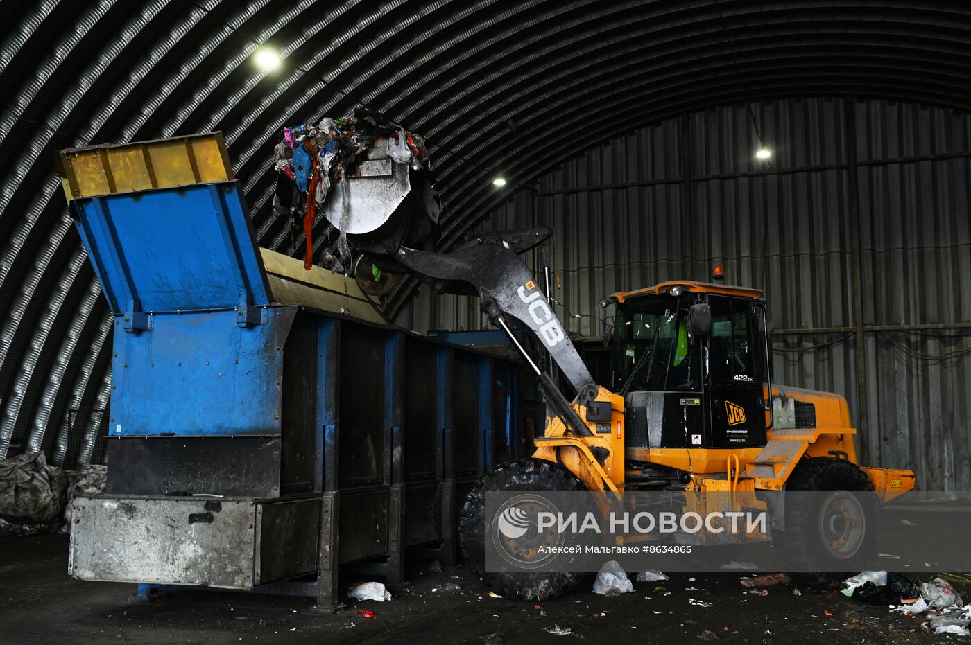 Работа мусоросортировочного завода в Омске