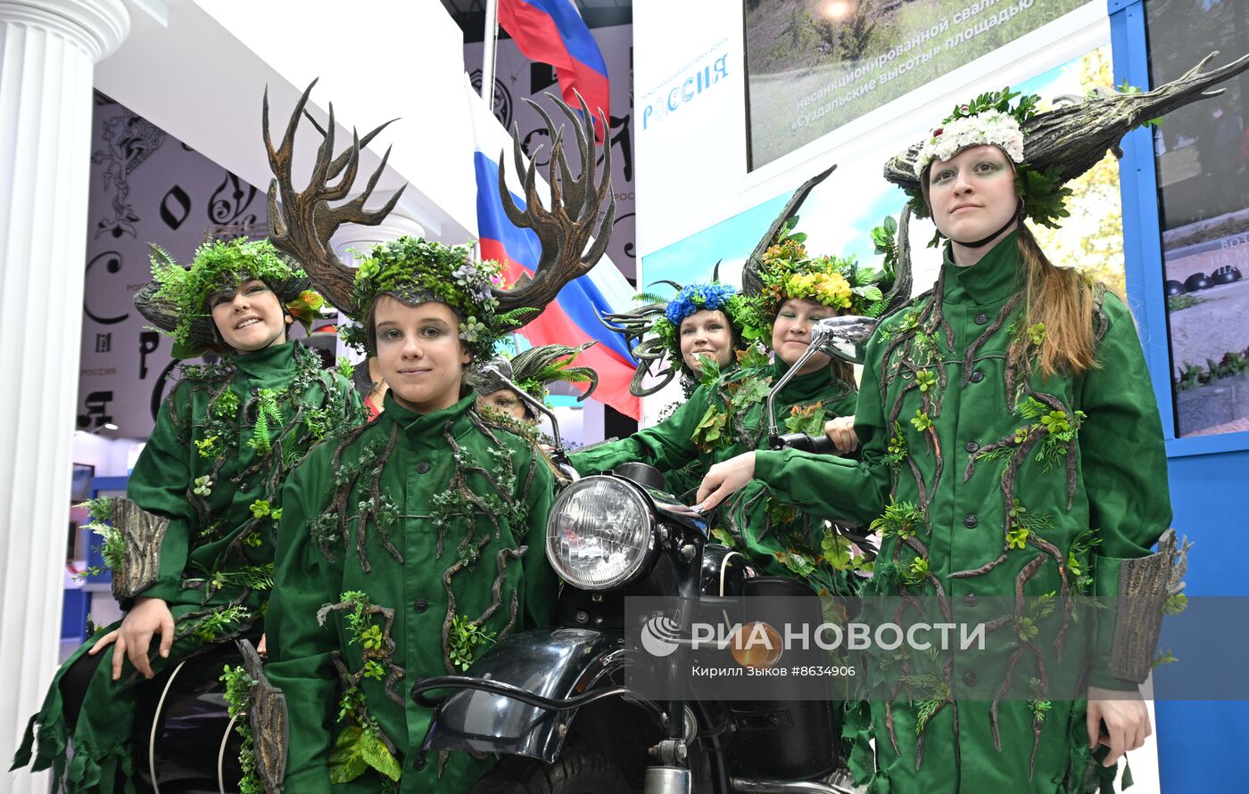 Выставка "Россия". Открытие экспозиции к десятой годовщине Русской весны на стенде Севастополя