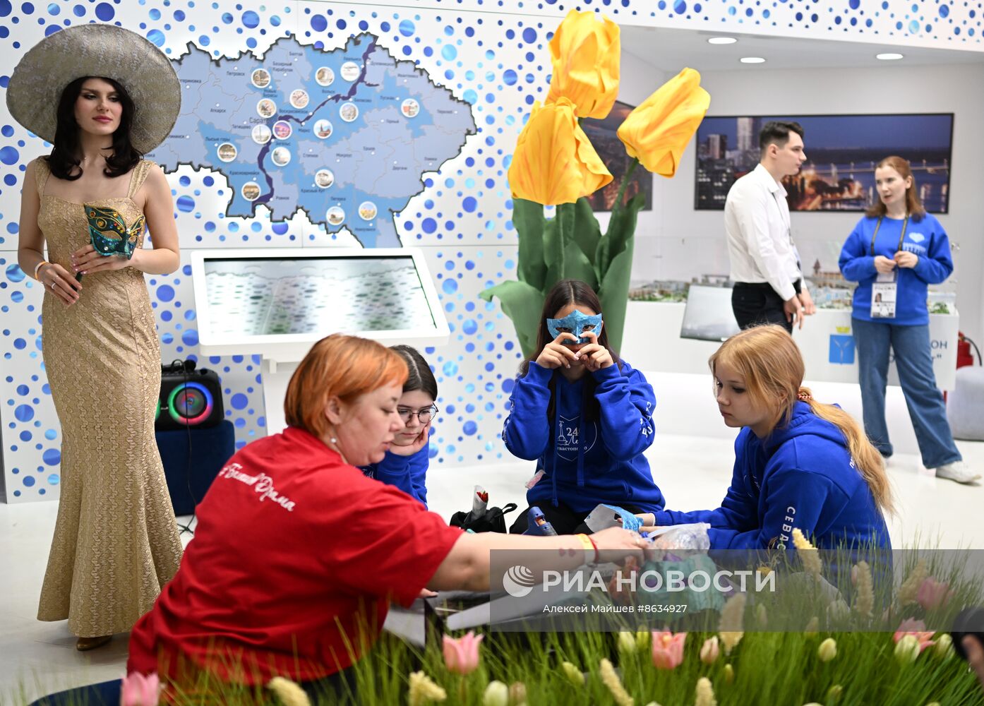 Выставка "Россия" встречает весну