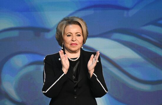 Выставка "Россия". Торжественная церемония награждения лауреатов премии "По зову женского сердца"