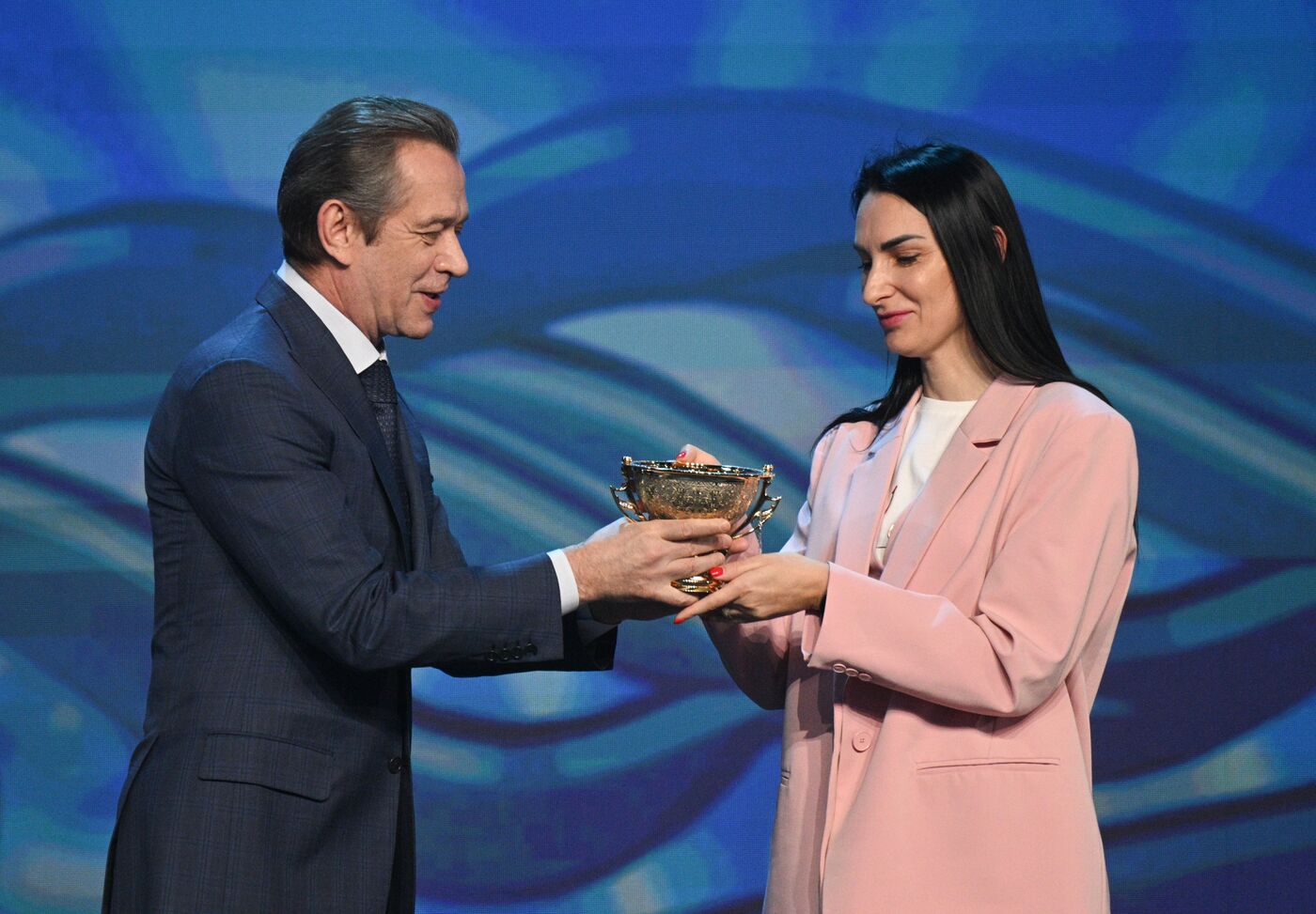 Выставка "Россия". Торжественная церемония награждения лауреатов премии "По зову женского сердца"