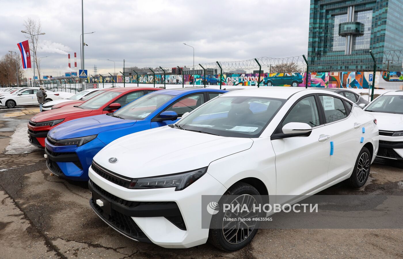 Производство автомобилей на заводе "Москвич"