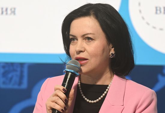 Выставка "Россия". Стратегическая сессия "Женщины за сохранение традиций. Наставничество в кругу семьи и на работе"