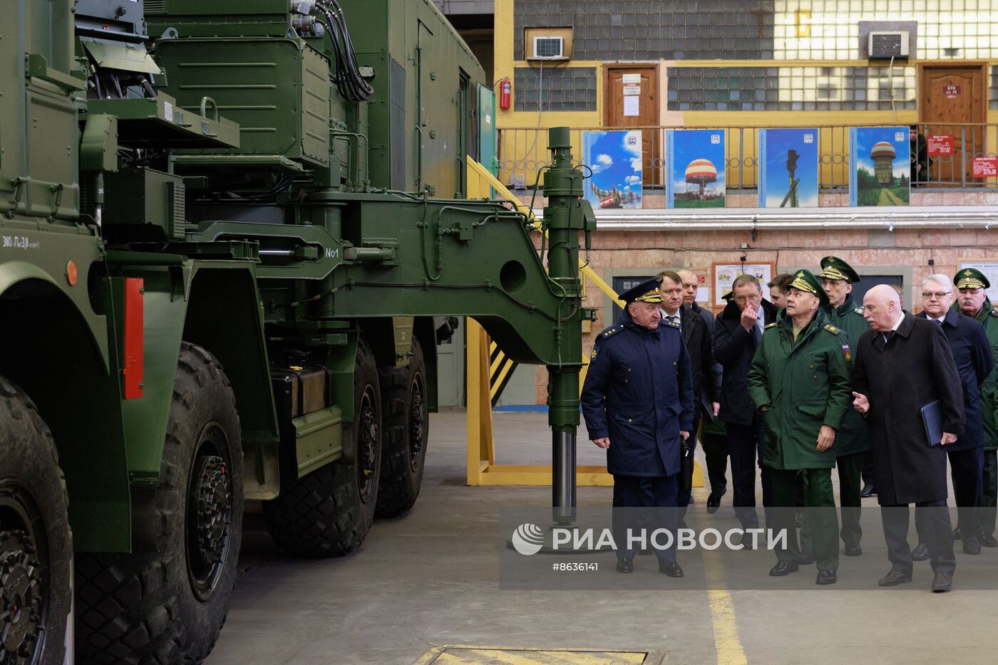 Министр обороны России С. Шойгу проверил выполнение госзаказа на предприятиях концерна "Алмаз-Антей"