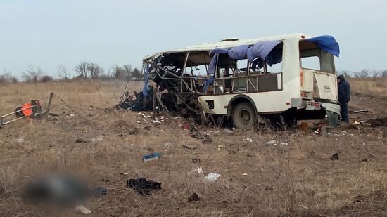 В ЛНР автобус подорвался на мине