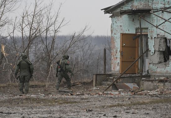 Гуманитарное разминирование Авдеевки отдельной инженерной бригадой ЦВО