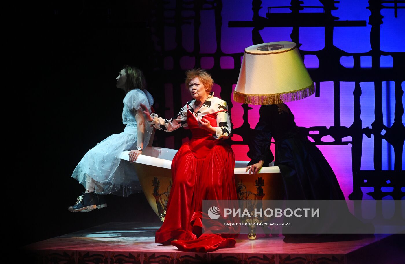 Спектакль "Вероника решает..." в театре "Модерн"
