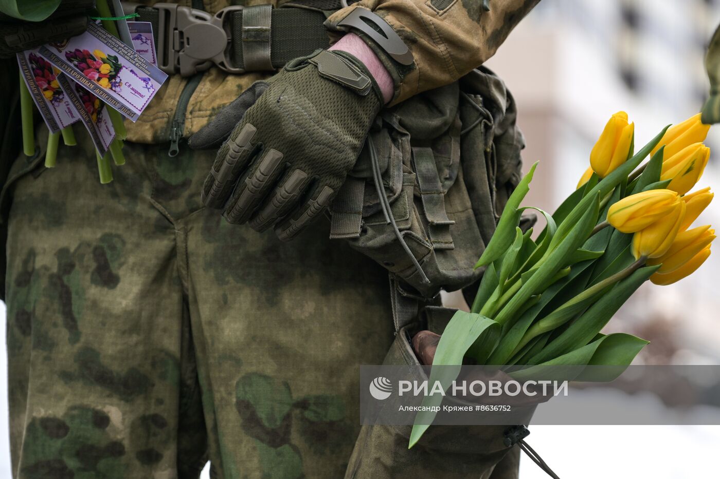 Поздравление женщин с наступающим 8 марта