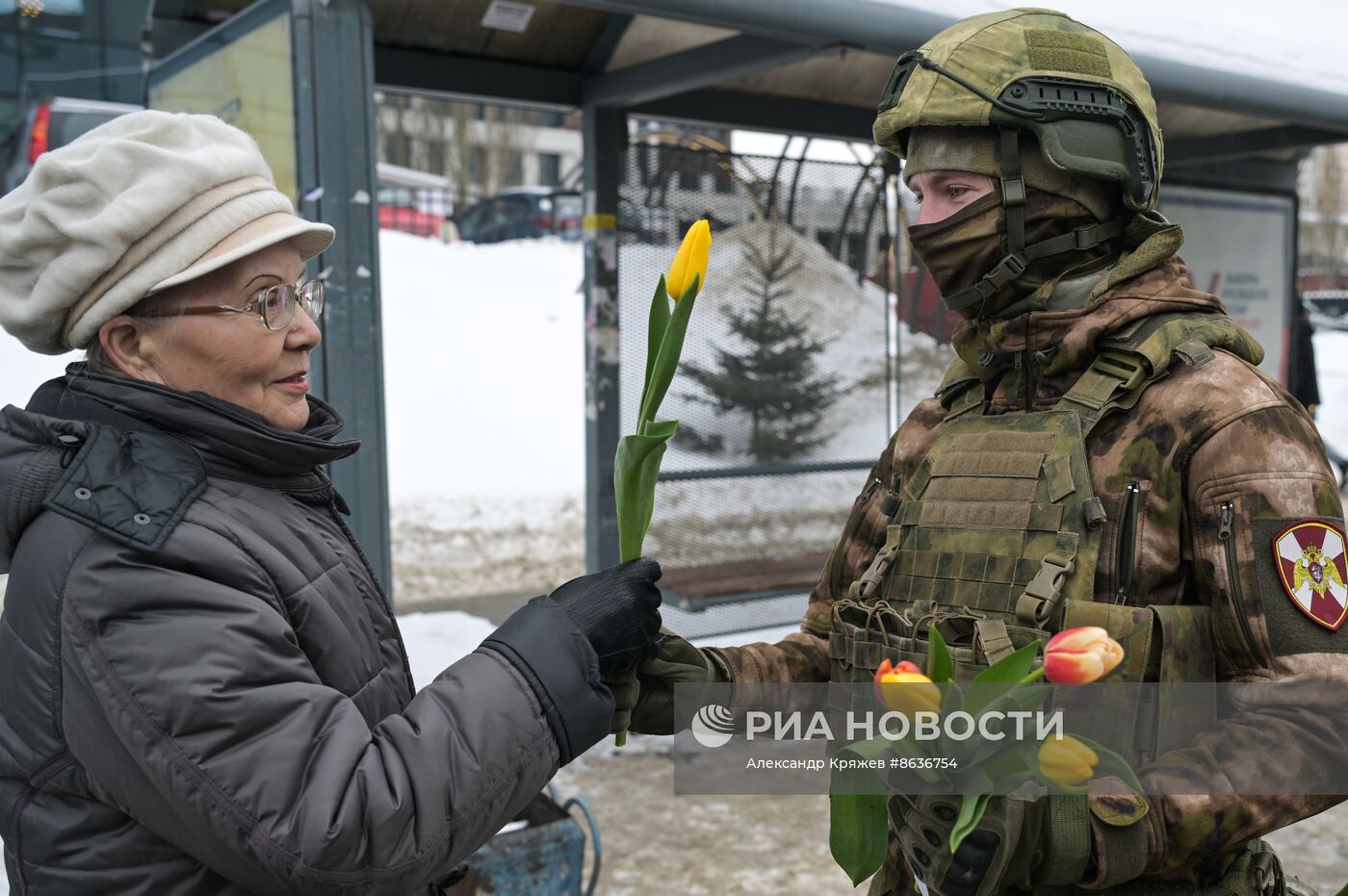 Поздравление женщин с наступающим 8 марта