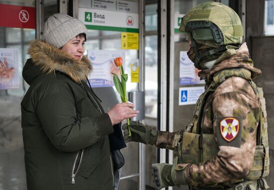 Поздравление женщин с наступающим 8 марта