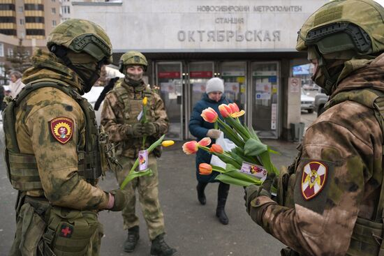 Поздравление женщин с наступающим 8 марта