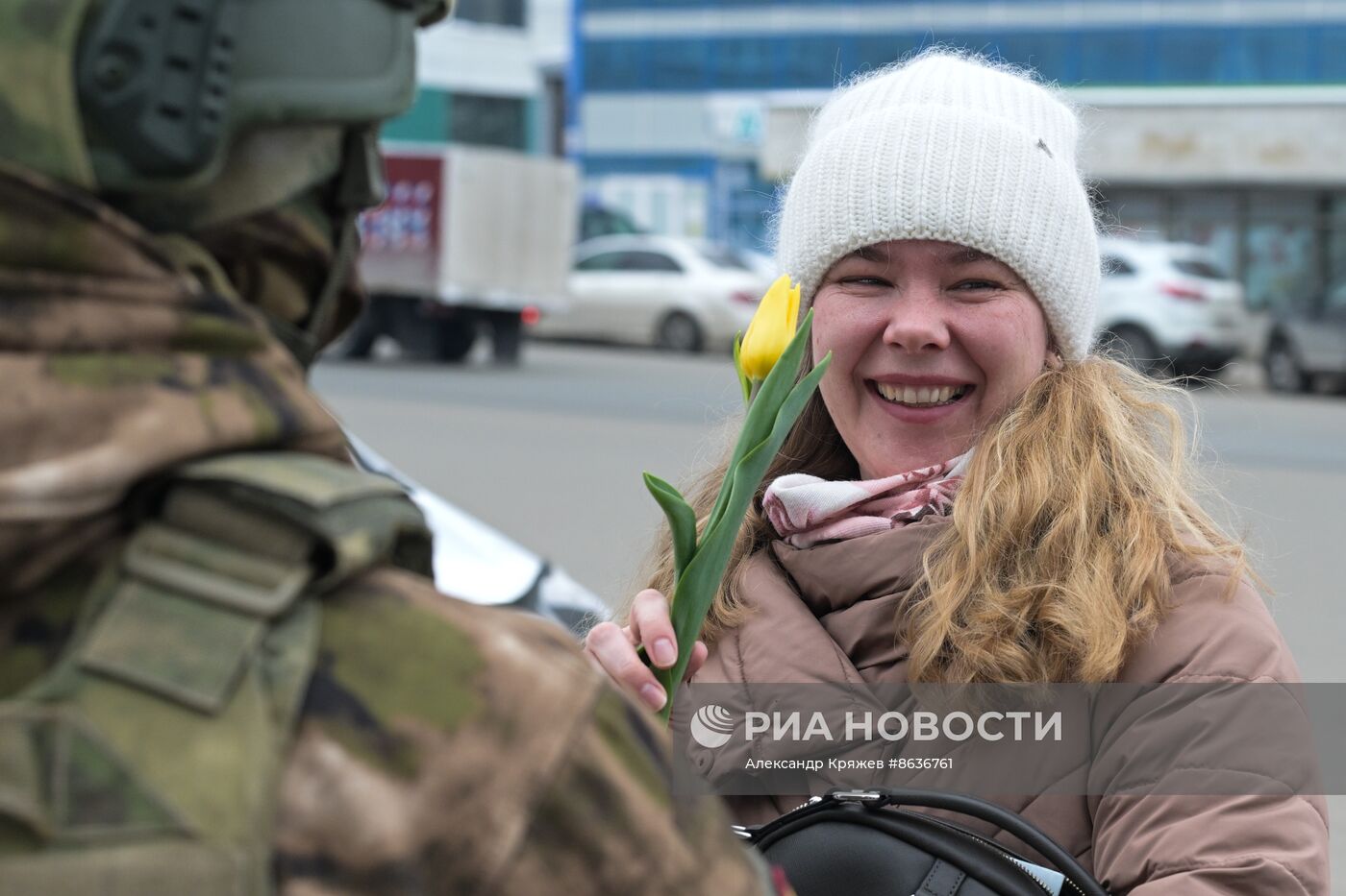 Поздравление женщин с наступающим 8 марта